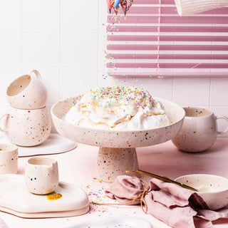 Big Bowls, Big Trays and Cake Stands