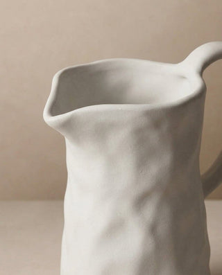 Pure Stoneware Pitcher 1.4L — macro 1